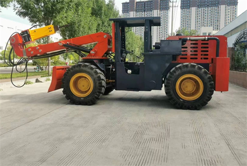 華礦集團(tuán)一臺(tái)撬毛臺(tái)車發(fā)往山西