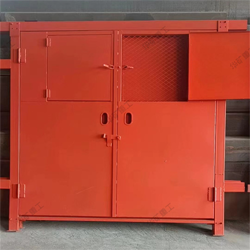 華礦集團(tuán)熱銷(xiāo)產(chǎn)品防火柵欄門(mén)發(fā)往內(nèi)蒙古